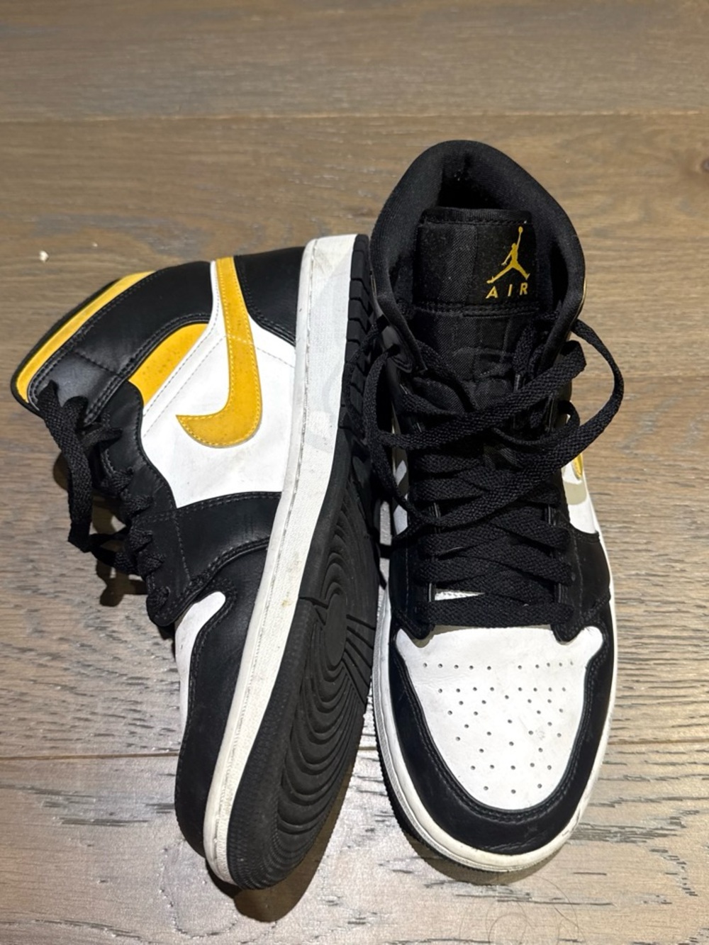 Nike Air Jordan High-Top Sneakers in Black, White & Yellow